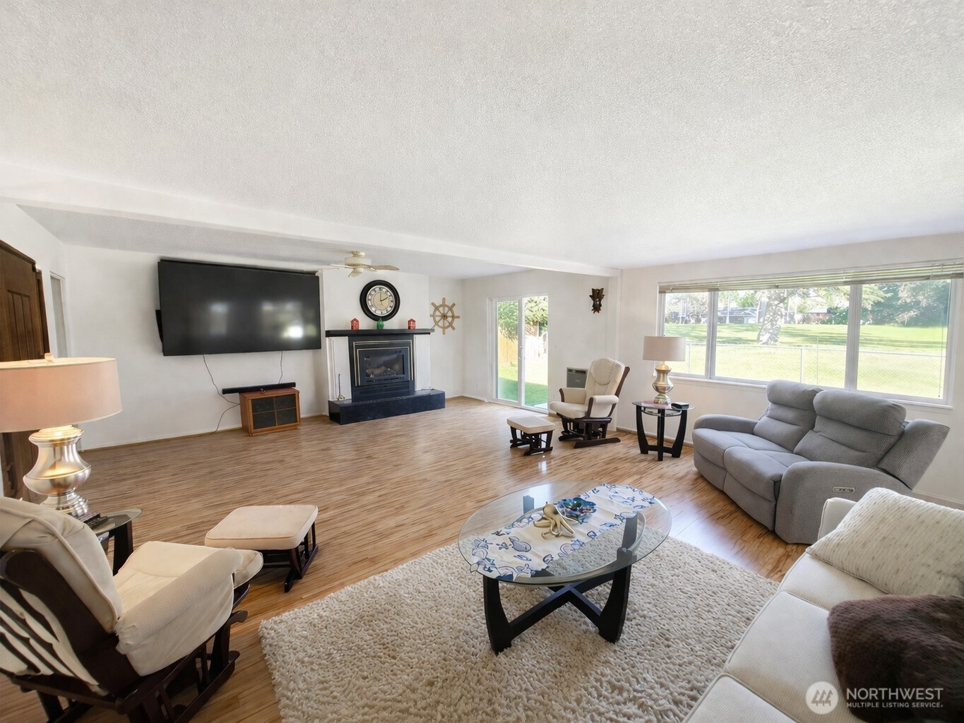 198 Octopus Avenue NE, Ocean Shores, WA 98569