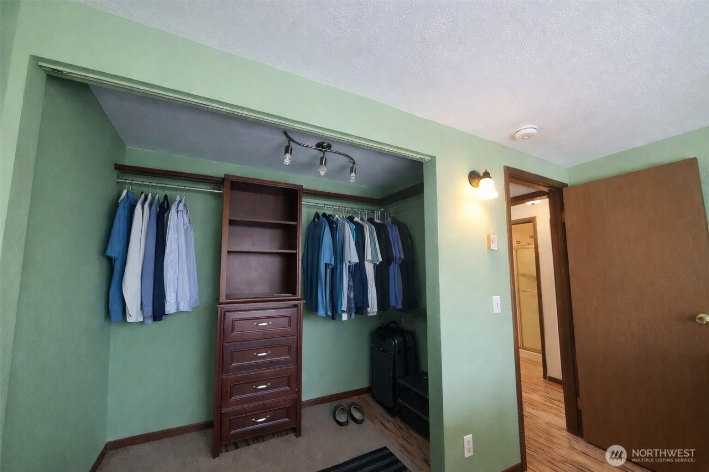 198 Octopus Avenue NE, Ocean Shores, WA 98569