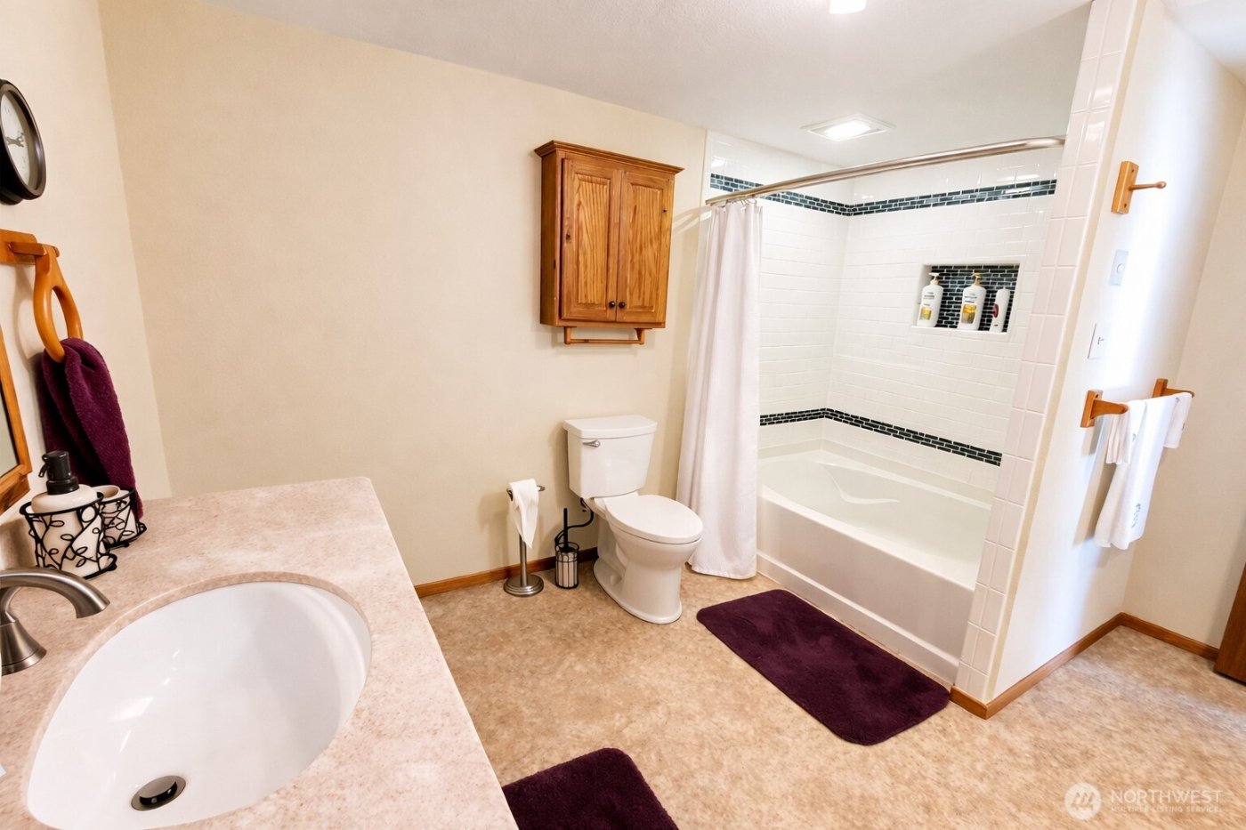 198 Octopus Avenue NE, Ocean Shores, WA 98569