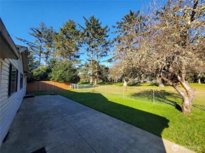 198 Octopus Avenue NE, Ocean Shores, WA 98569 - Photo 8