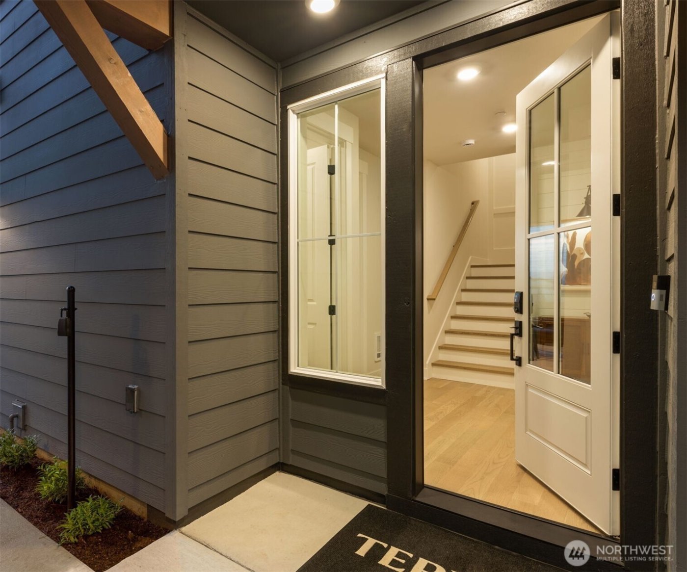 14306 149th Place NE #2, Woodinville, WA 98072