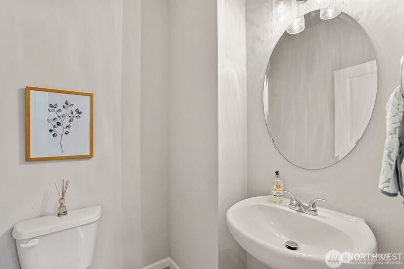 1418 60th Avenue NE, Tacoma, WA 98422