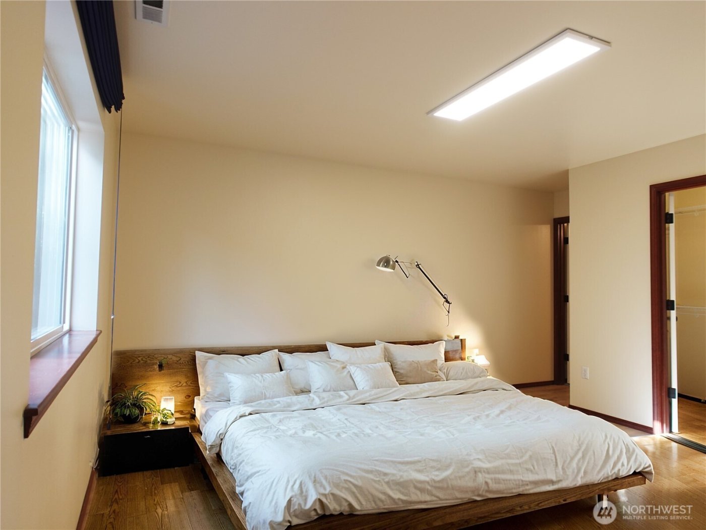 5451 SW 32nd Avenue , Seattle, WA 98126