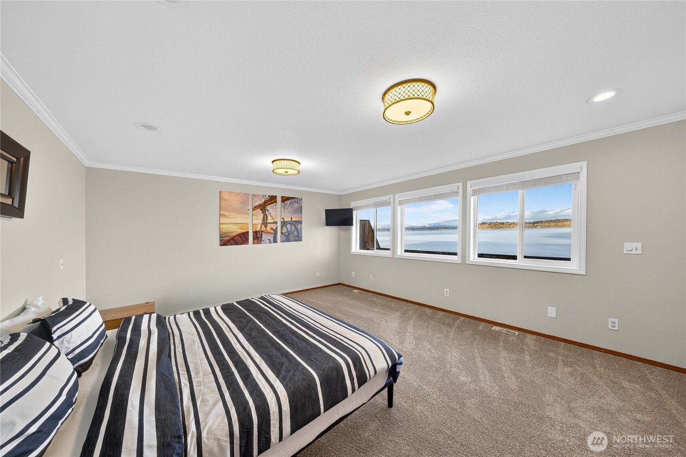 5972 Hastings Road , Clinton, WA 98236