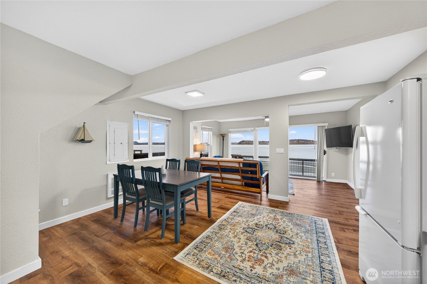 5972 Hastings Road , Clinton, WA 98236