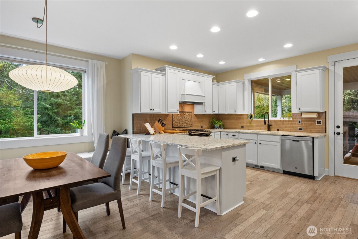 9150 Burlingame Court NE, Bainbridge Island, WA 98110