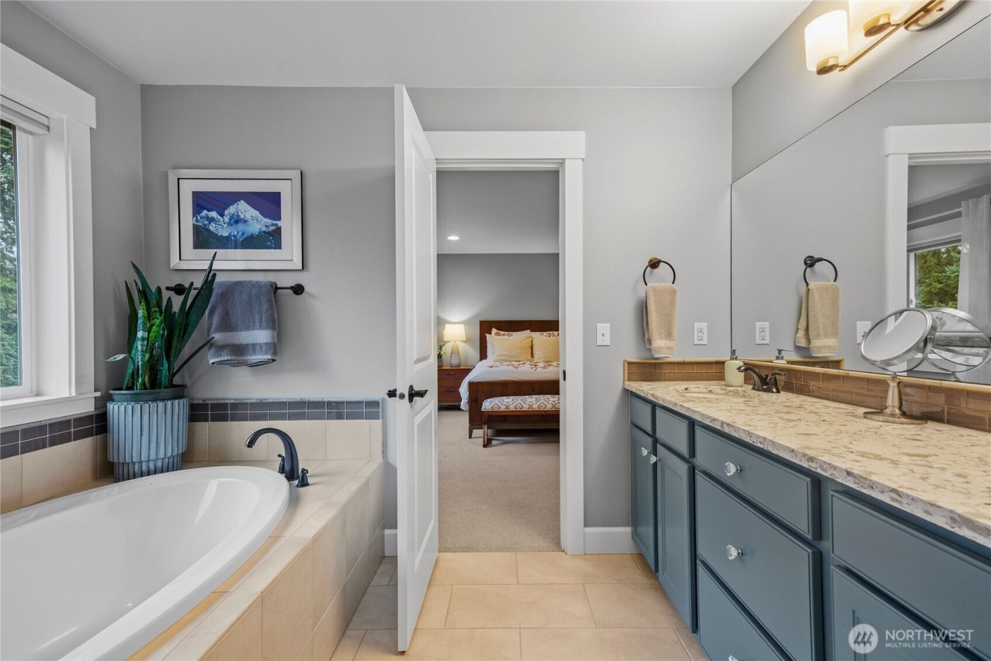 9150 Burlingame Court NE, Bainbridge Island, WA 98110