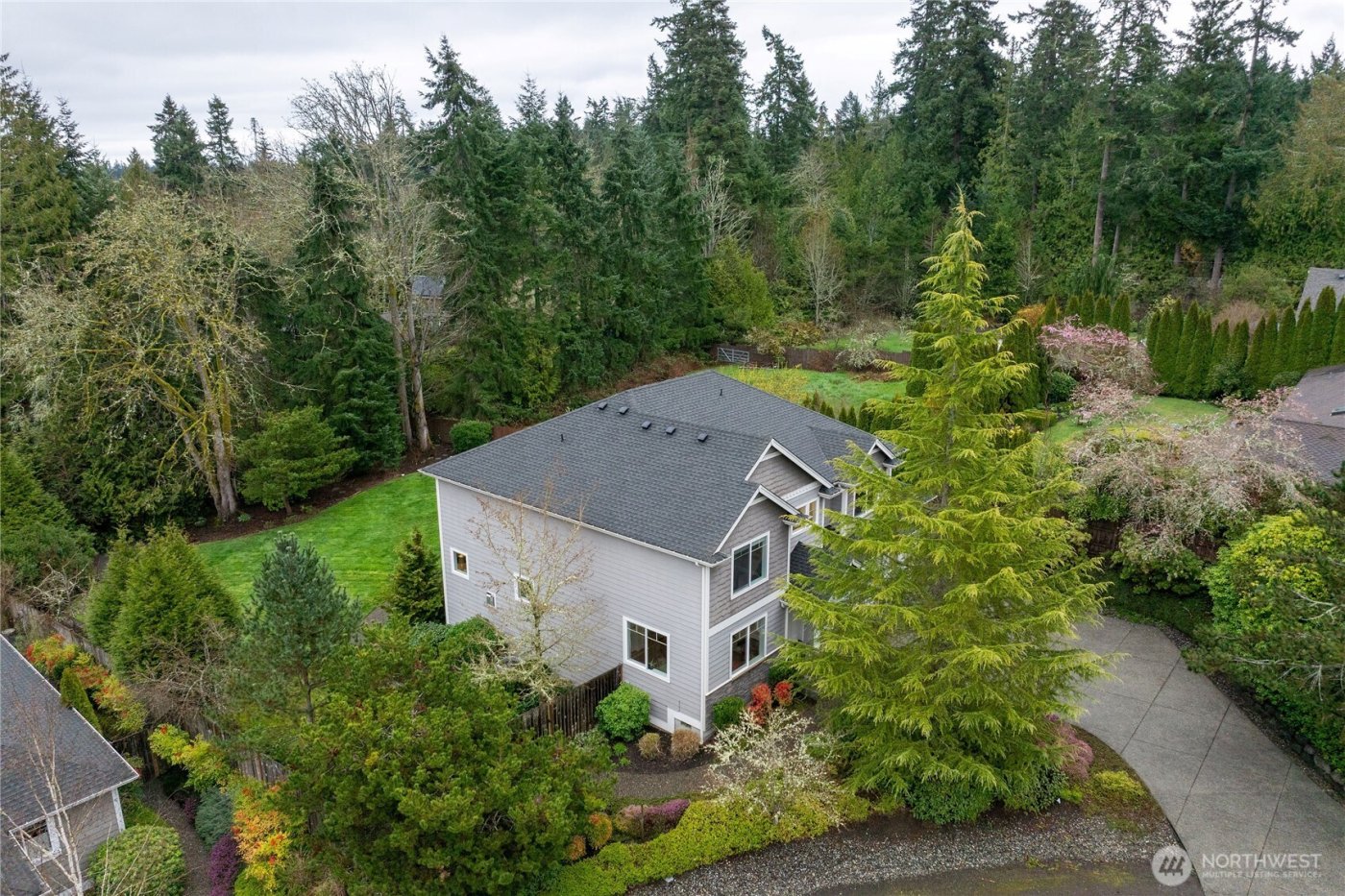 9150 Burlingame Court NE, Bainbridge Island, WA 98110