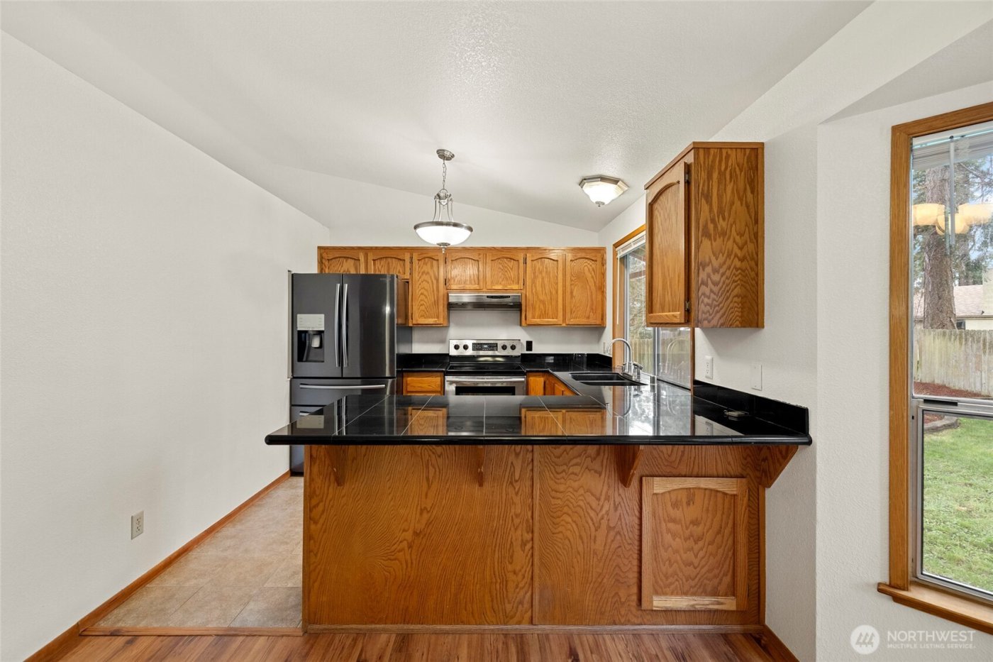 633 NW Mizzen Drive , Oak Harbor, WA 98277