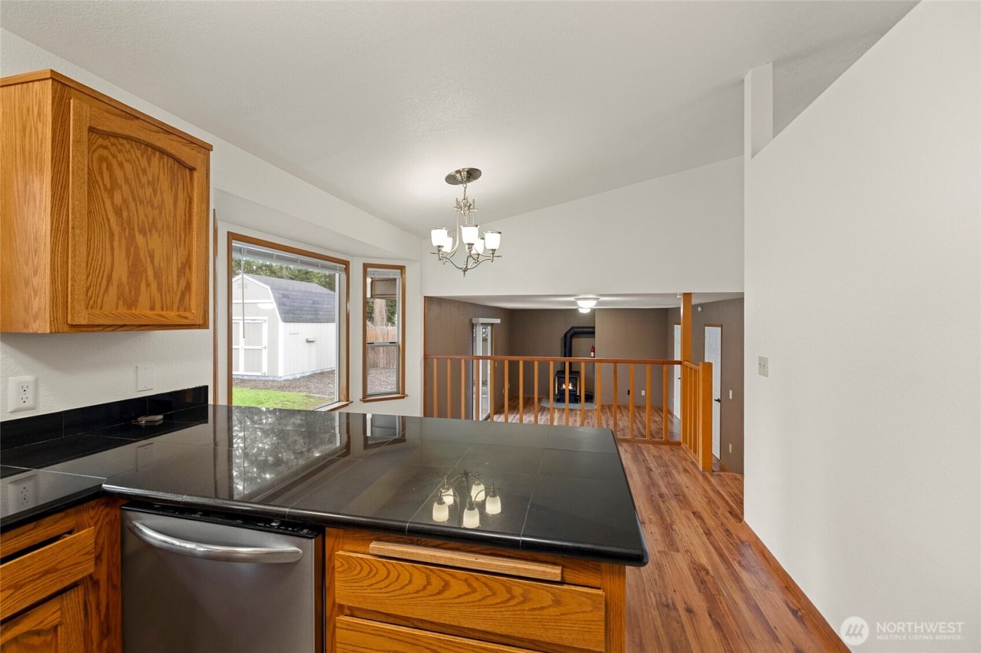 633 NW Mizzen Drive , Oak Harbor, WA 98277