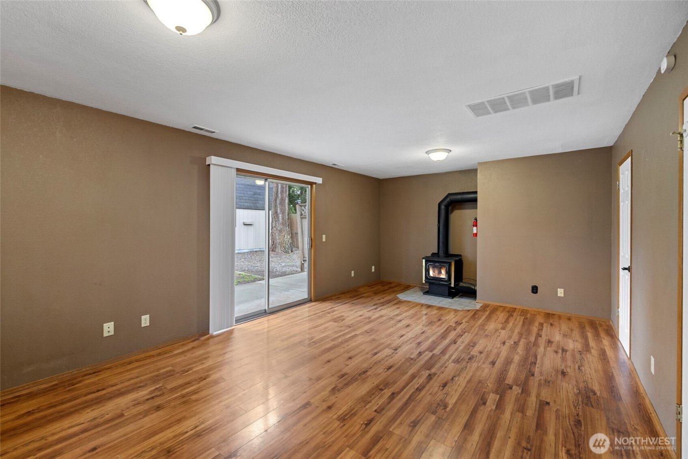 633 NW Mizzen Drive , Oak Harbor, WA 98277