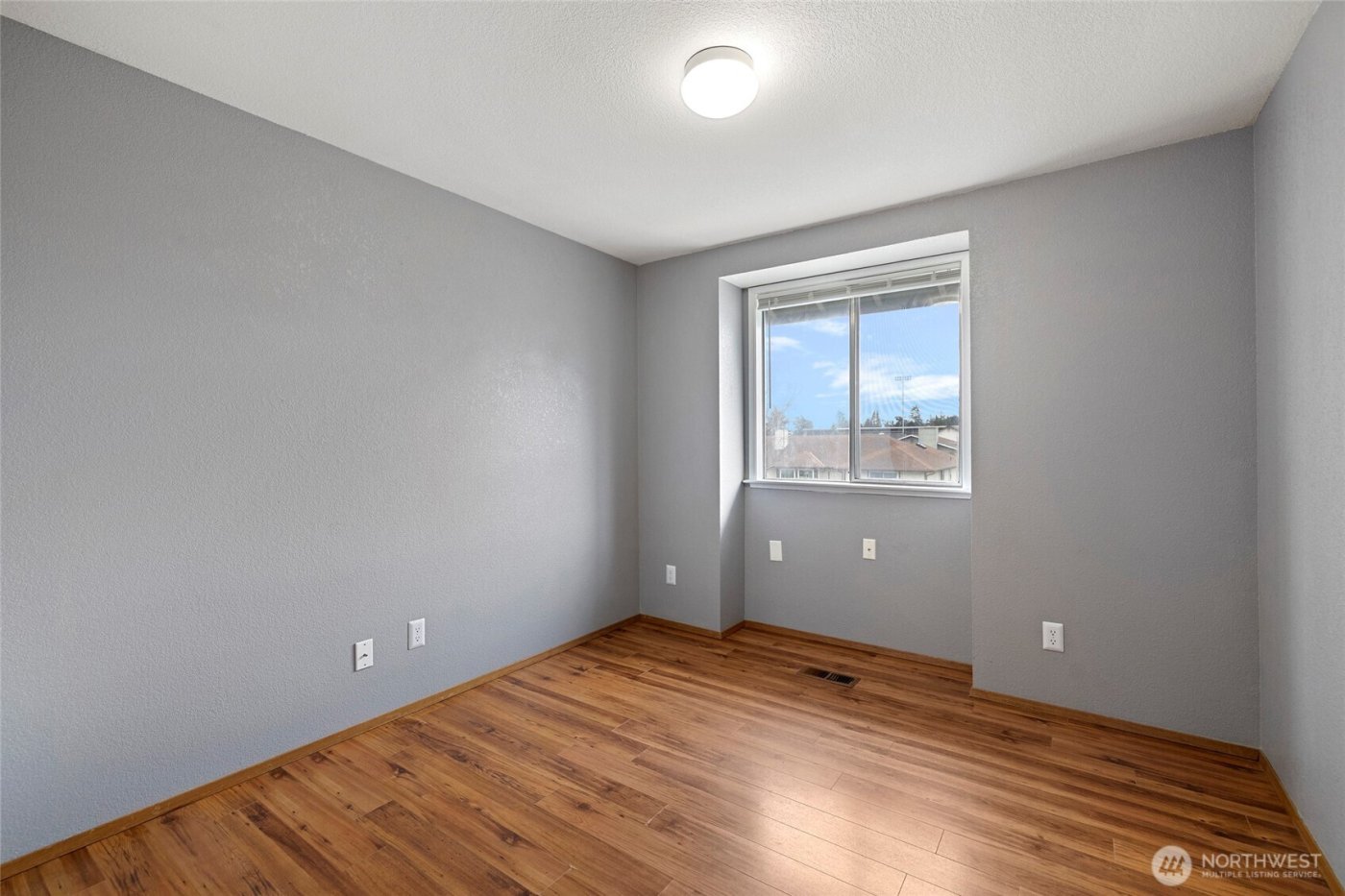 633 NW Mizzen Drive , Oak Harbor, WA 98277