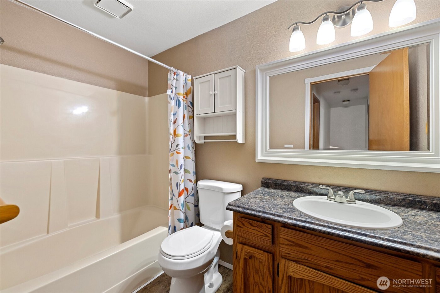 633 NW Mizzen Drive , Oak Harbor, WA 98277