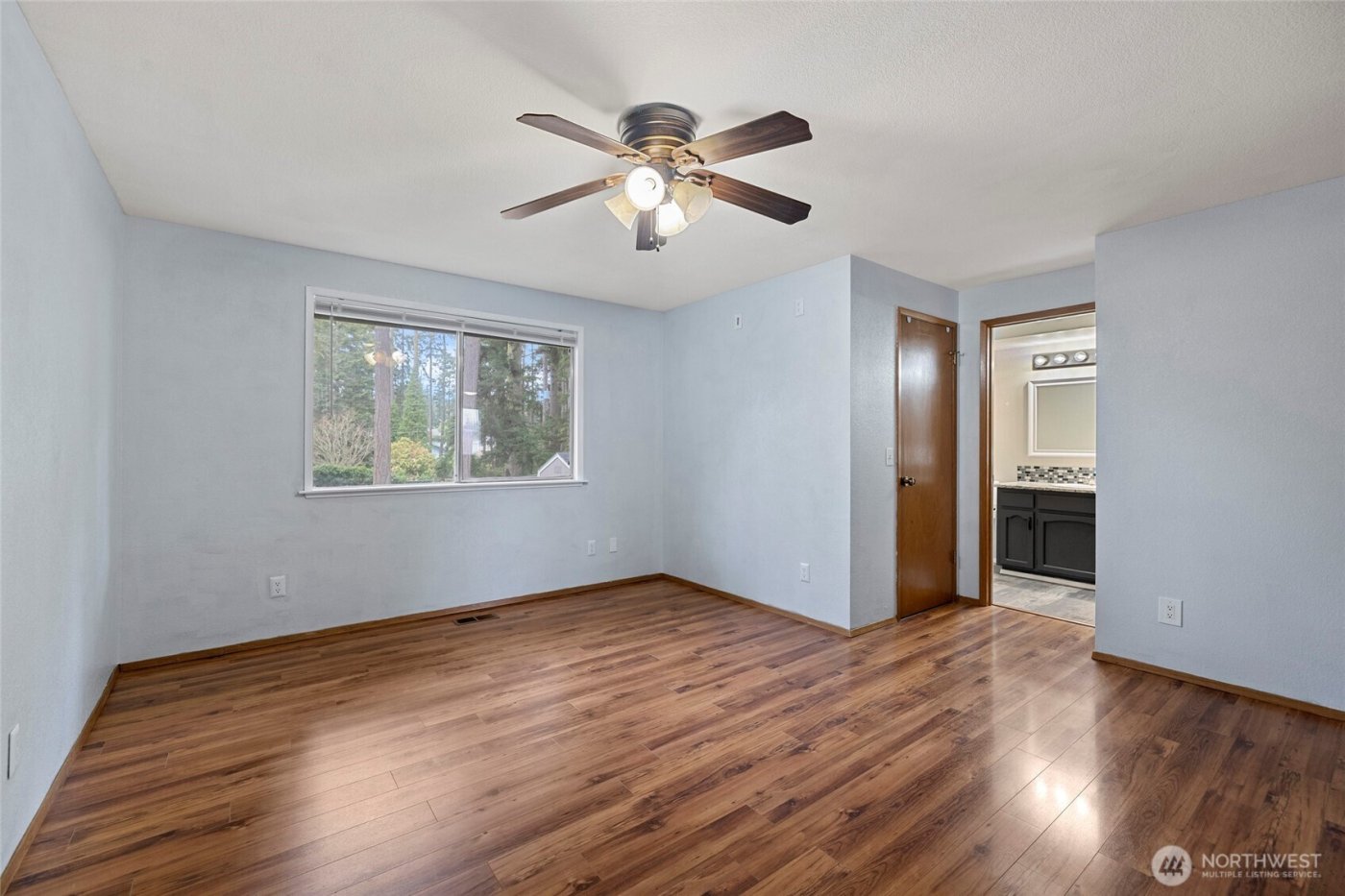 633 NW Mizzen Drive , Oak Harbor, WA 98277