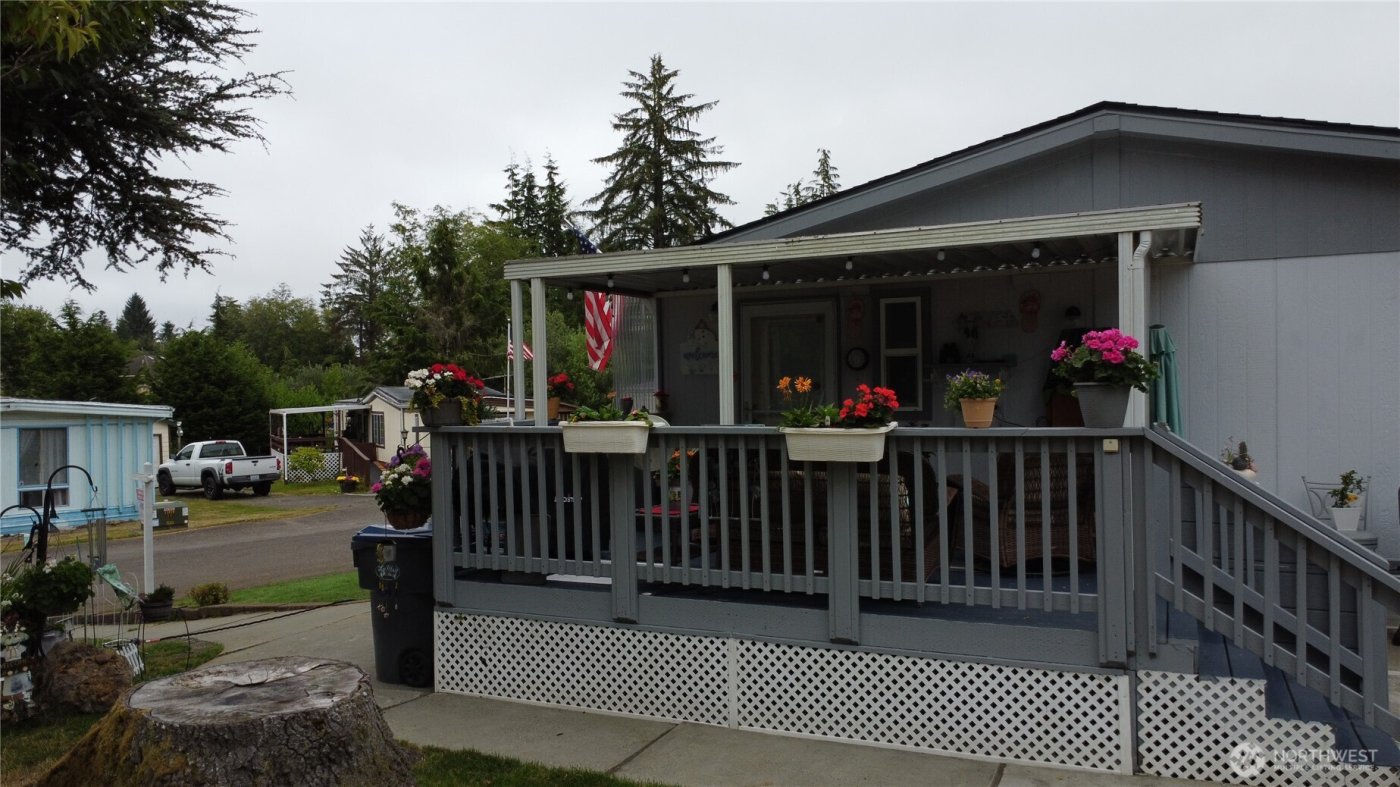 1019 Stanford Dr #26, Cosmopolis, WA 98537