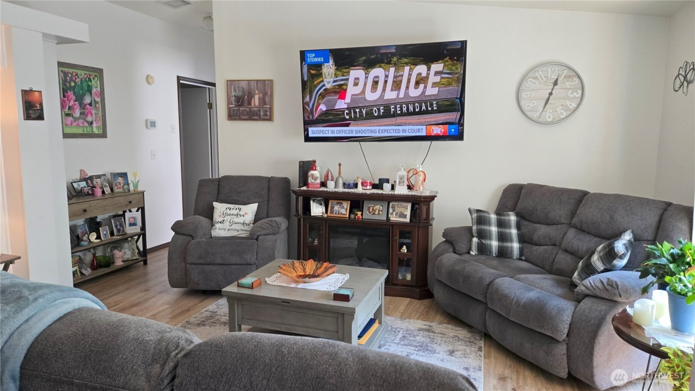 1019 Stanford Dr #26, Cosmopolis, WA 98537