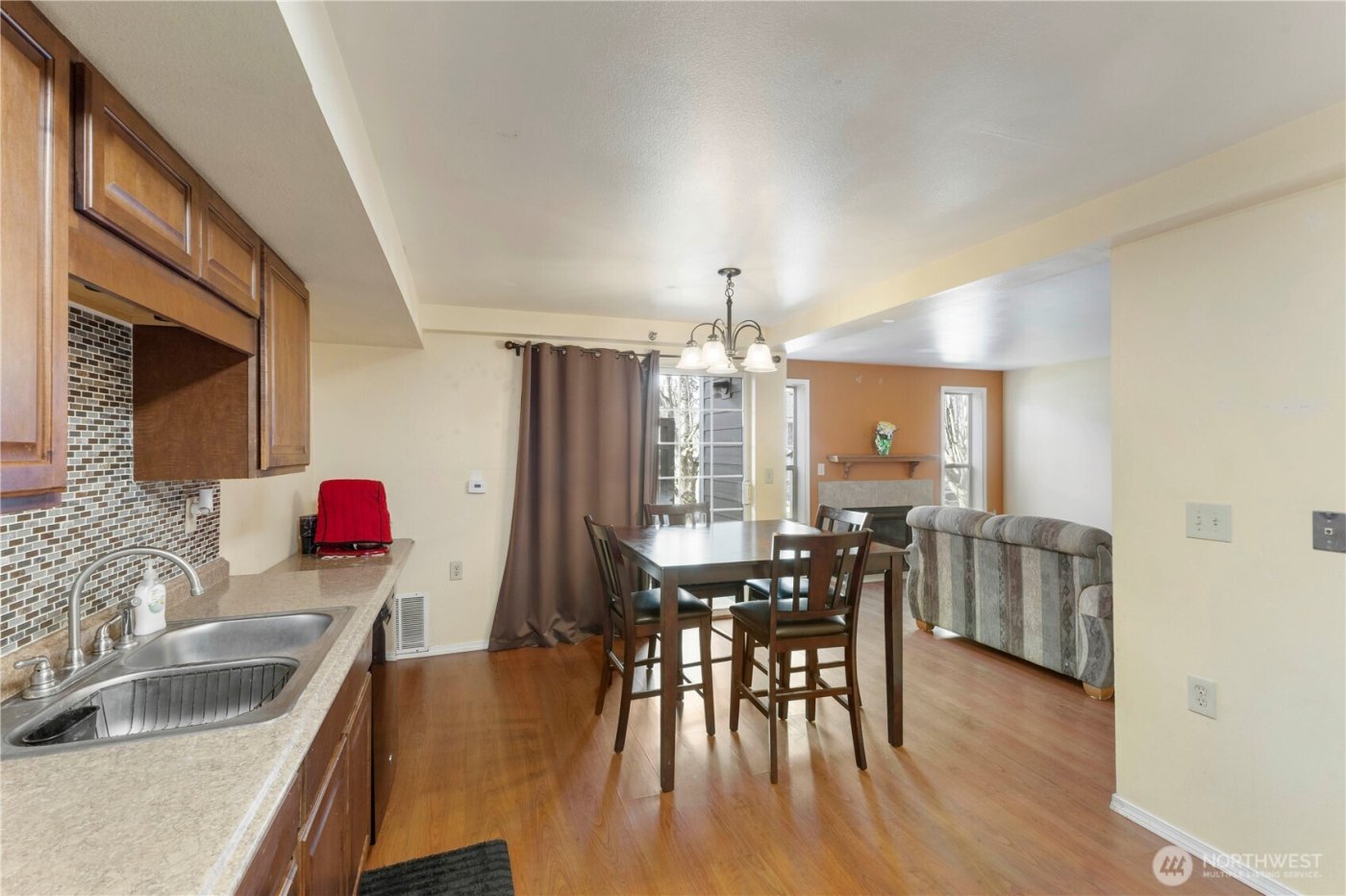 3939 10th Street SE #D6, Puyallup, WA 98374