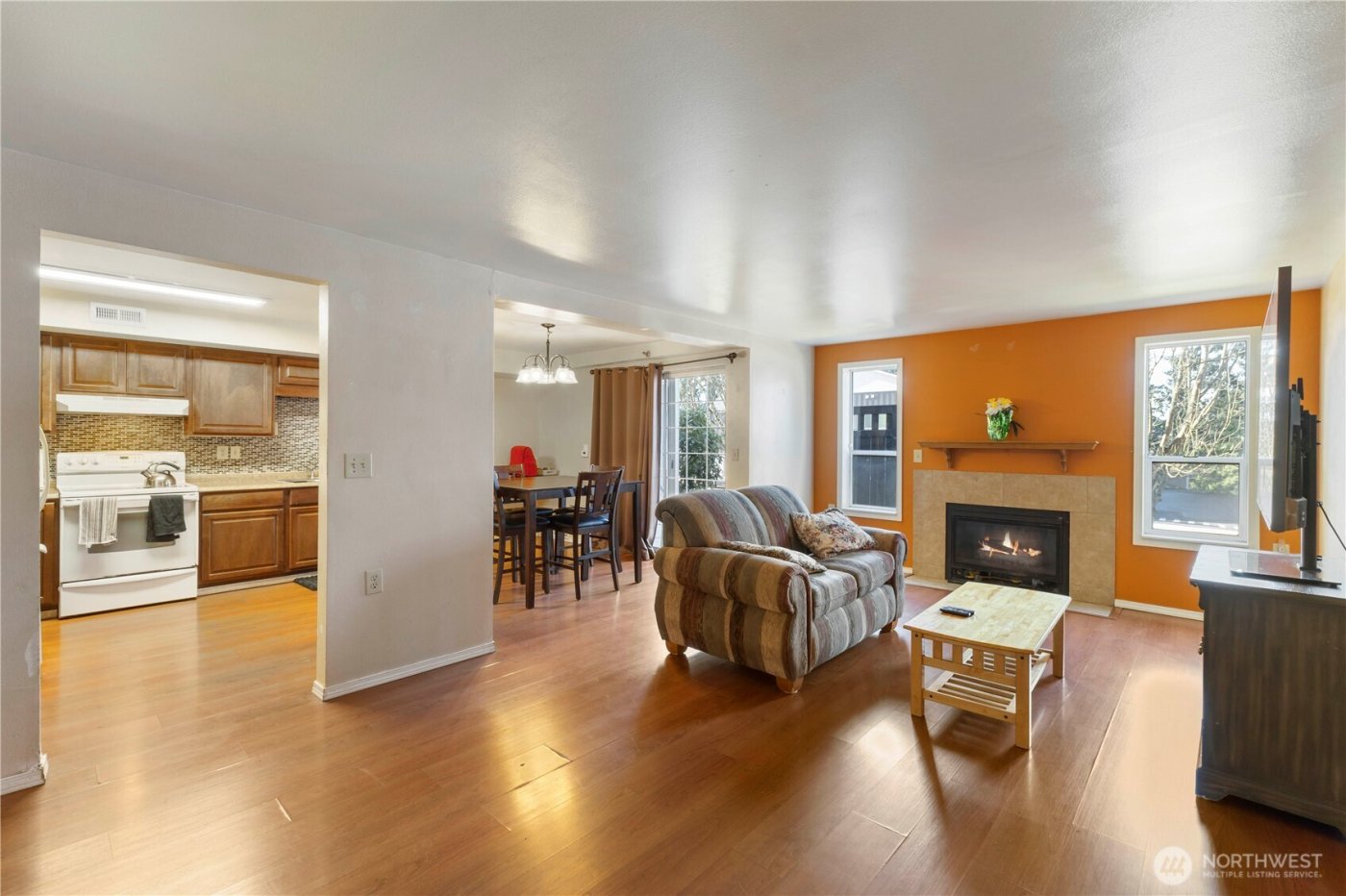 3939 10th Street SE #D6, Puyallup, WA 98374