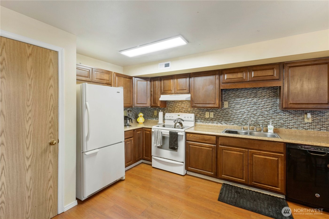 3939 10th Street SE #D6, Puyallup, WA 98374