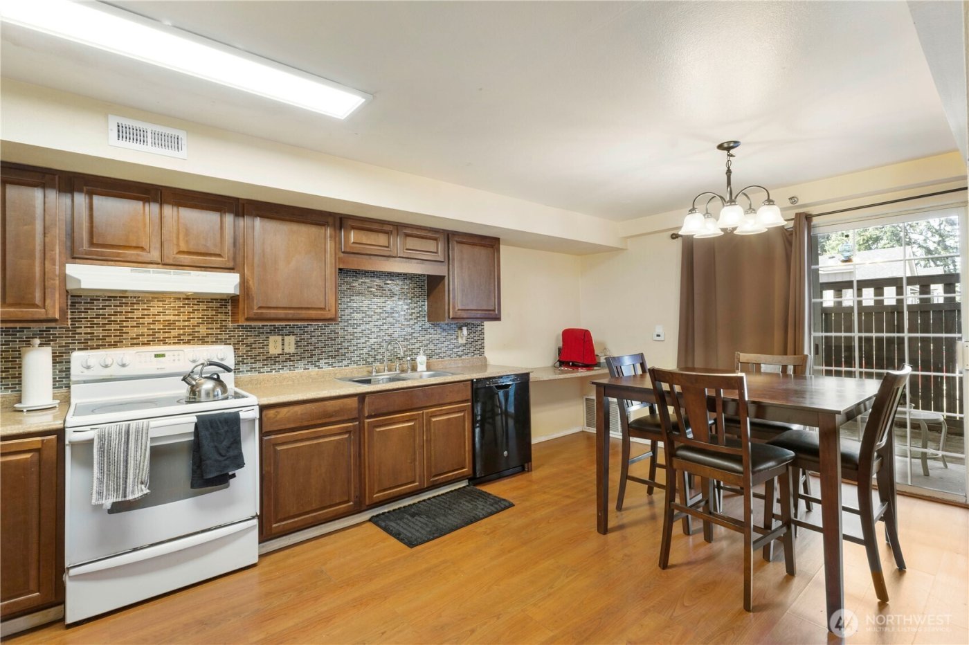 3939 10th Street SE #D6, Puyallup, WA 98374