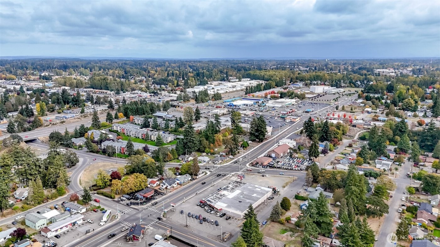 502 512 112th St S , Tacoma, WA 98444