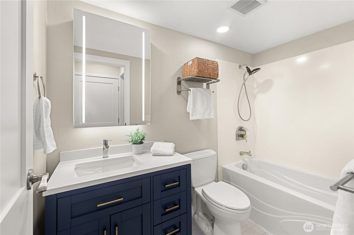 4214 W Lake Sammamish Parkway NE #310, Redmond, WA 98052