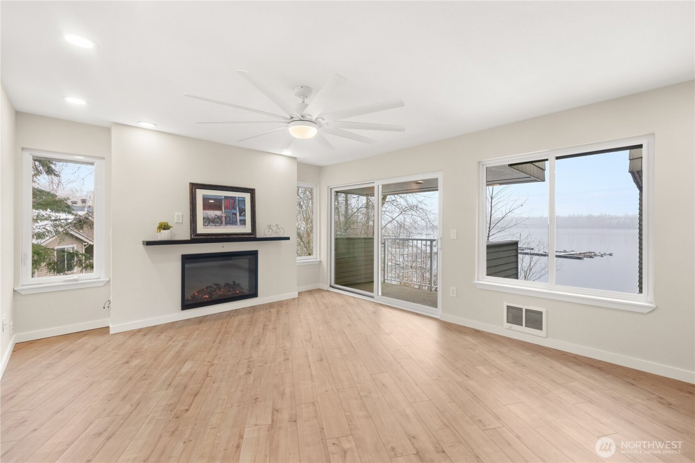 4214 W Lake Sammamish Parkway NE #310, Redmond, WA 98052