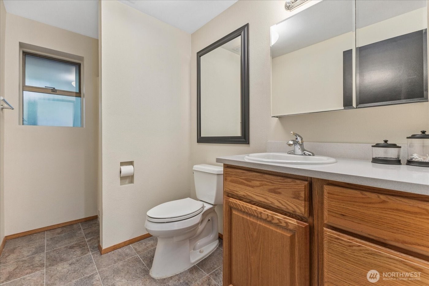 8201 181st Place SW, Edmonds, WA 98026