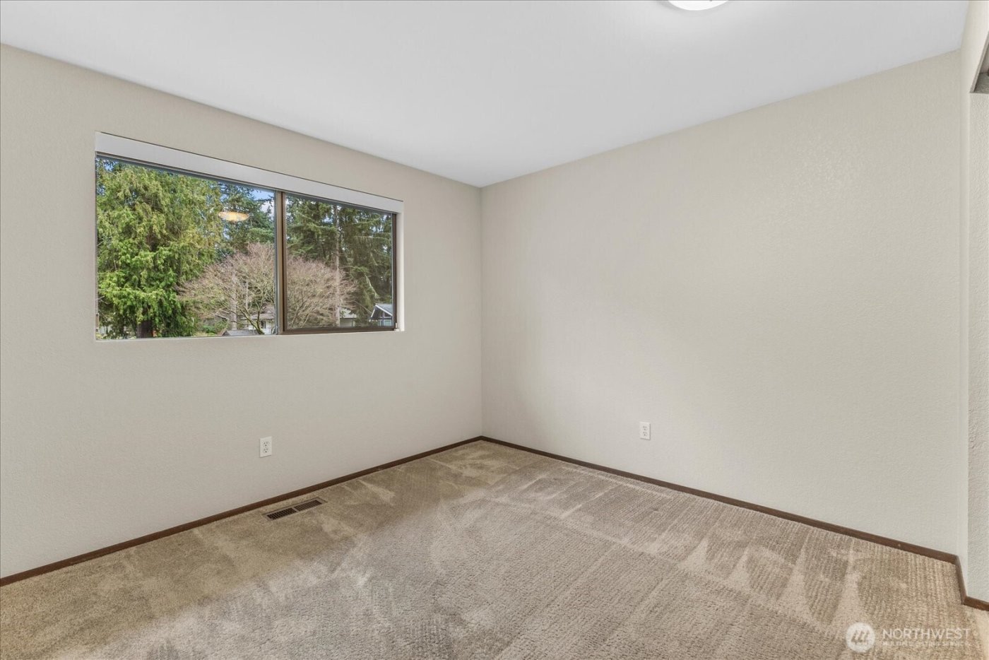 8201 181st Place SW, Edmonds, WA 98026