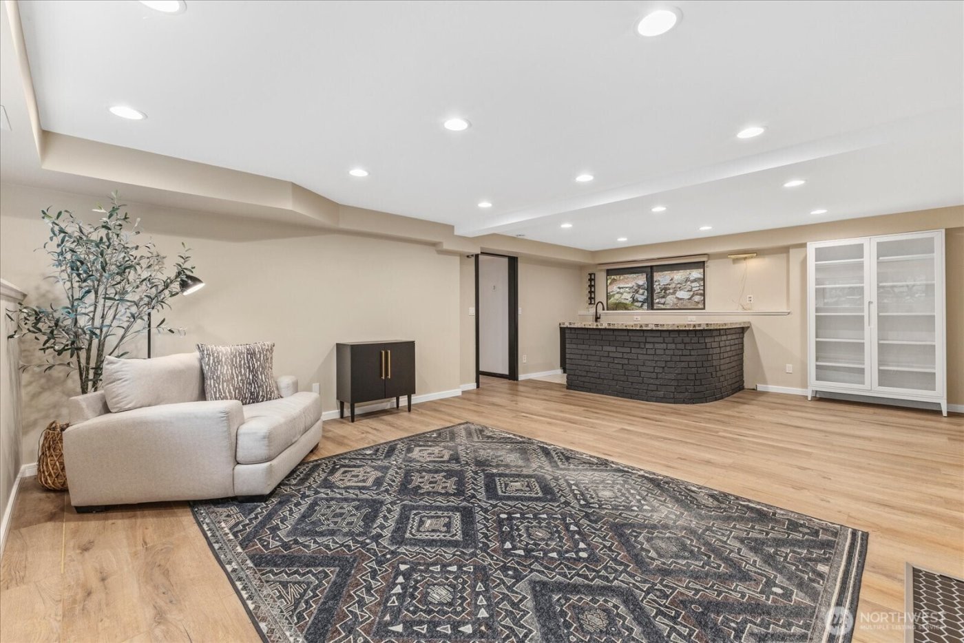 8201 181st Place SW, Edmonds, WA 98026