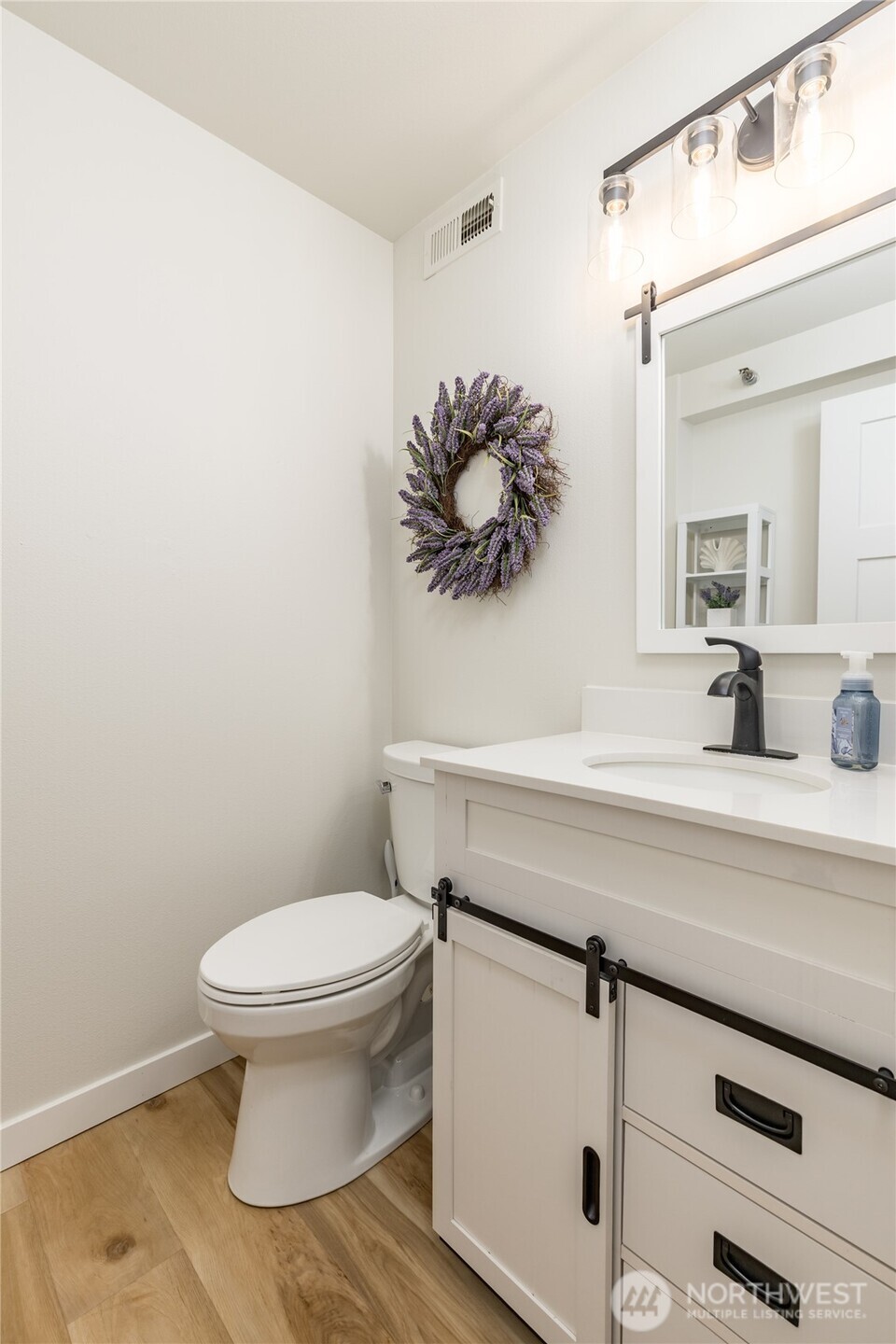 3939 10th Street SE #B4, Puyallup, WA 98374