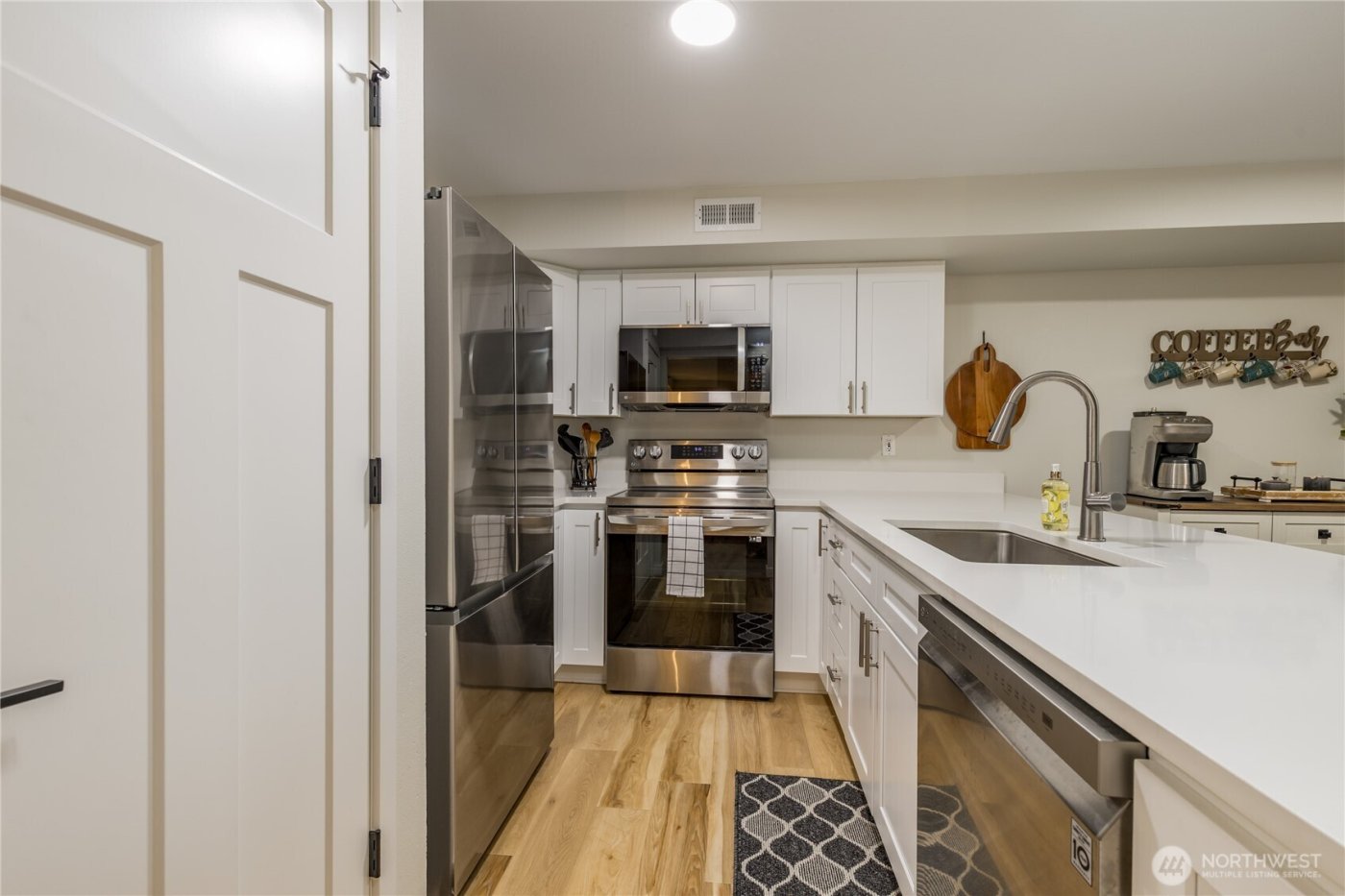 3939 10th Street SE #B4, Puyallup, WA 98374