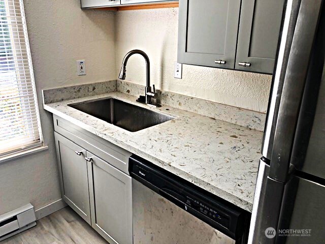 12602 NE 118th Street , Kirkland, WA 98034-4134