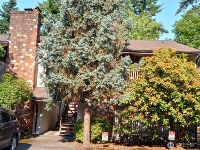 12602 NE 118th Street , Kirkland, WA 98034-4134 - Photo 2