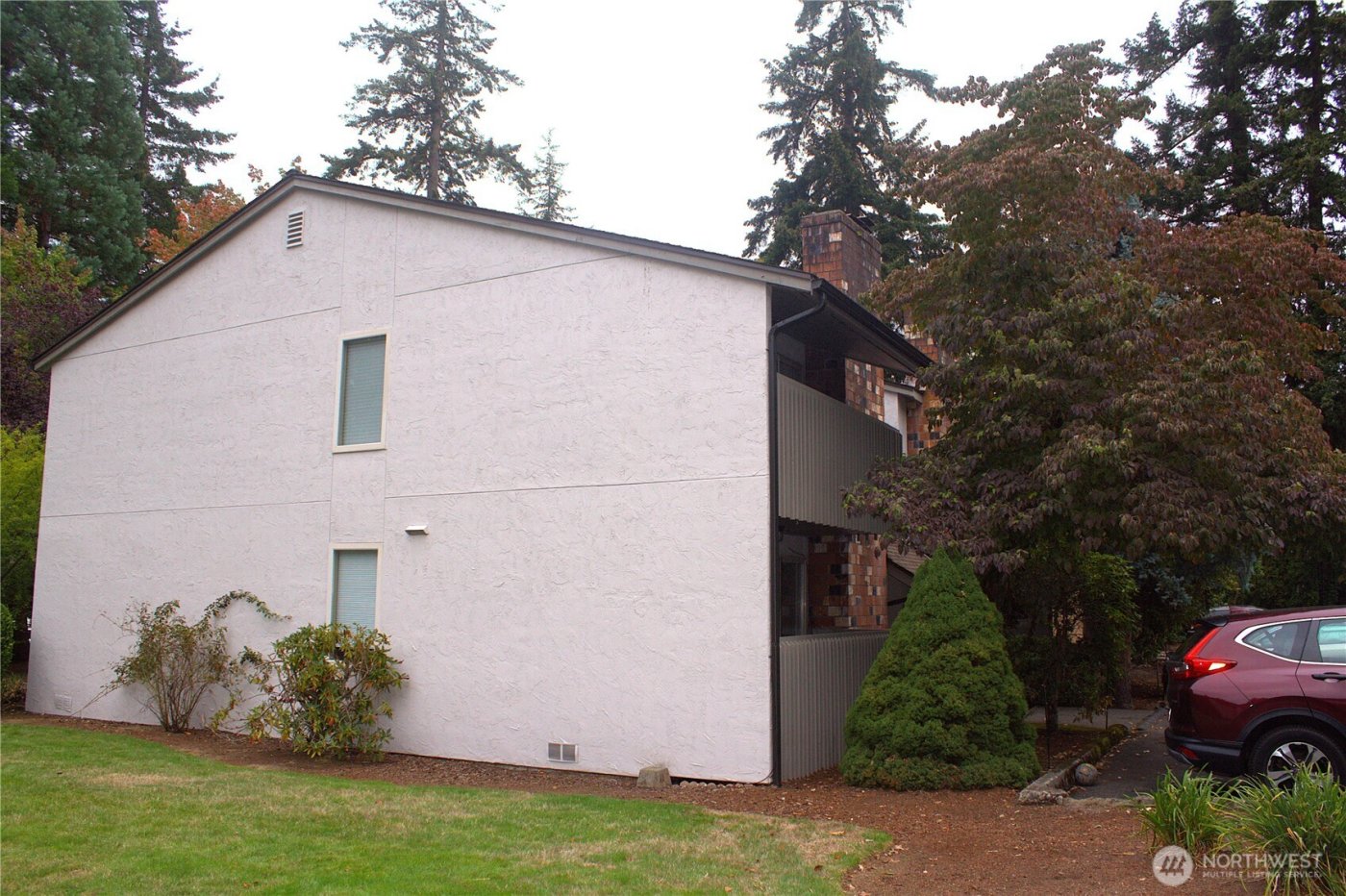 12602 NE 118th Street , Kirkland, WA 98034-4134