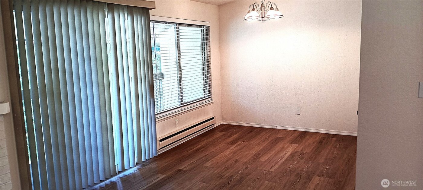 12602 NE 118th Street , Kirkland, WA 98034-4134