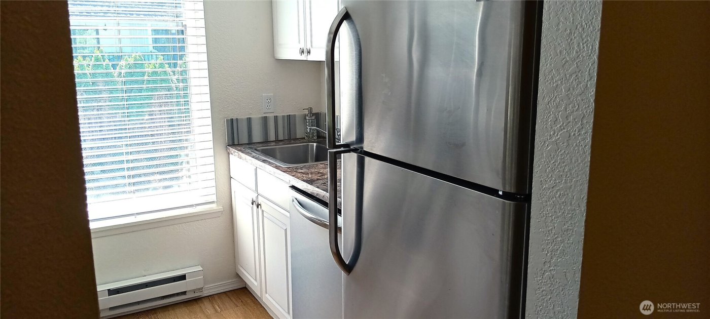 12602 NE 118th Street , Kirkland, WA 98034-4134