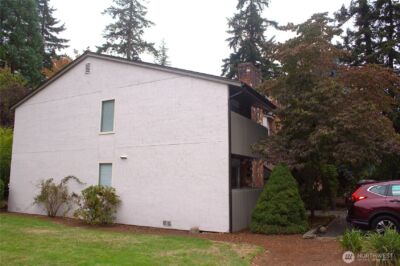 12602 NE 118th Street , Kirkland, WA 98034-4134 - Photo 3