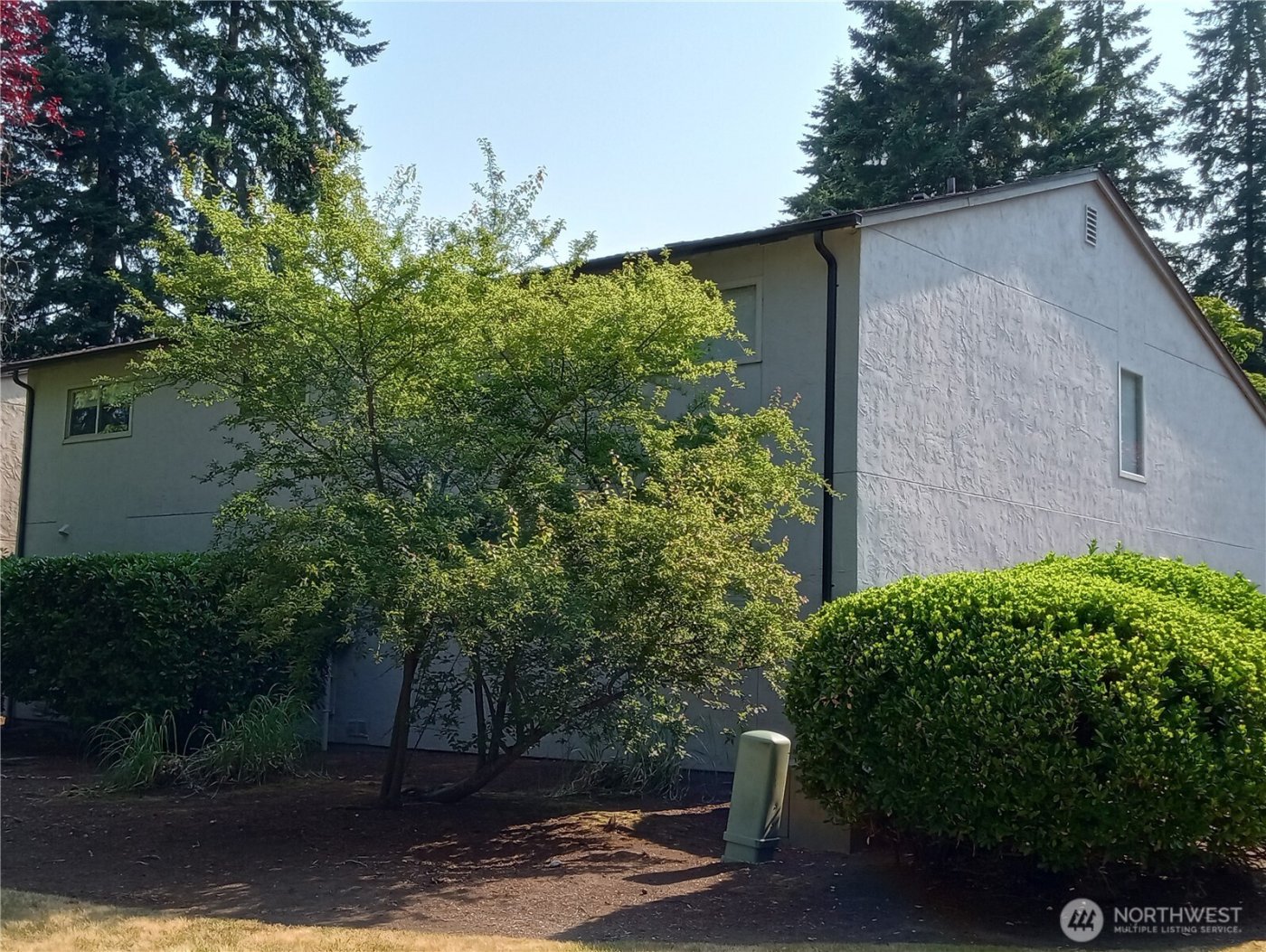 12602 NE 118th Street , Kirkland, WA 98034-4134