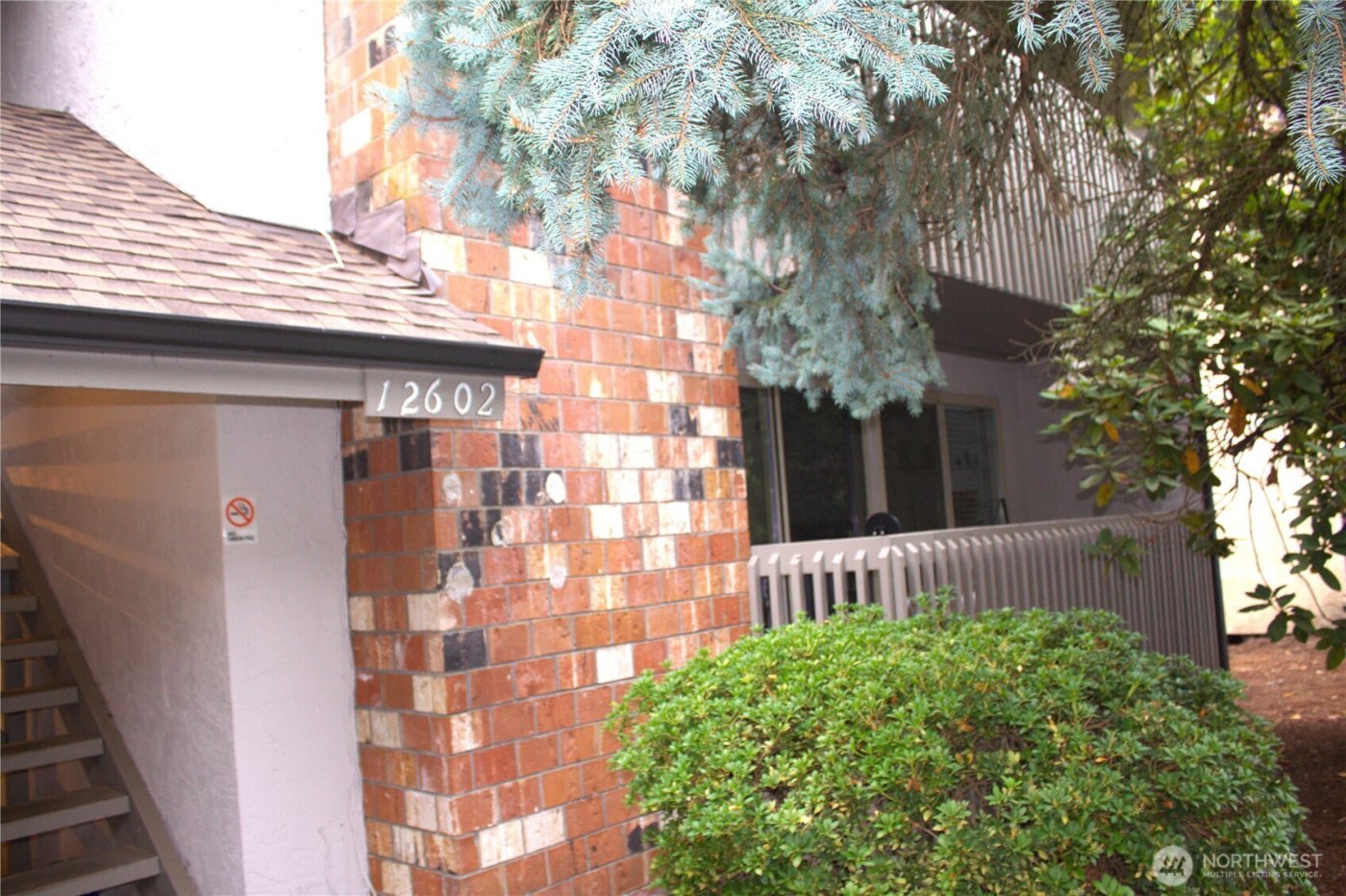 12602 NE 118th Street , Kirkland, WA 98034-4134