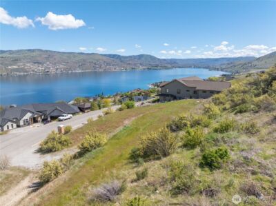 306 Clos Chevalle Road , Chelan, WA 98816 - Photo 2