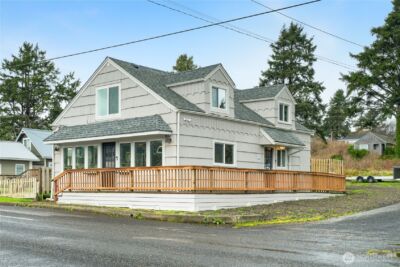 40 Main Street , Pacific Beach, WA 98571