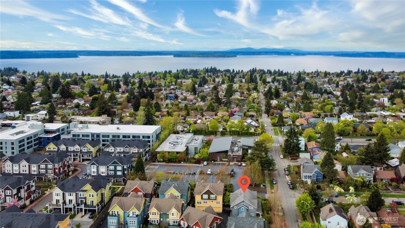 3241 SW Raymond St #1B, Seattle, WA 98126