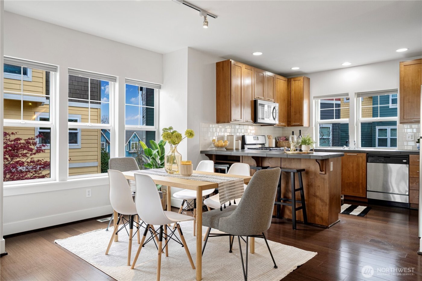 3241 SW Raymond St #1B, Seattle, WA 98126