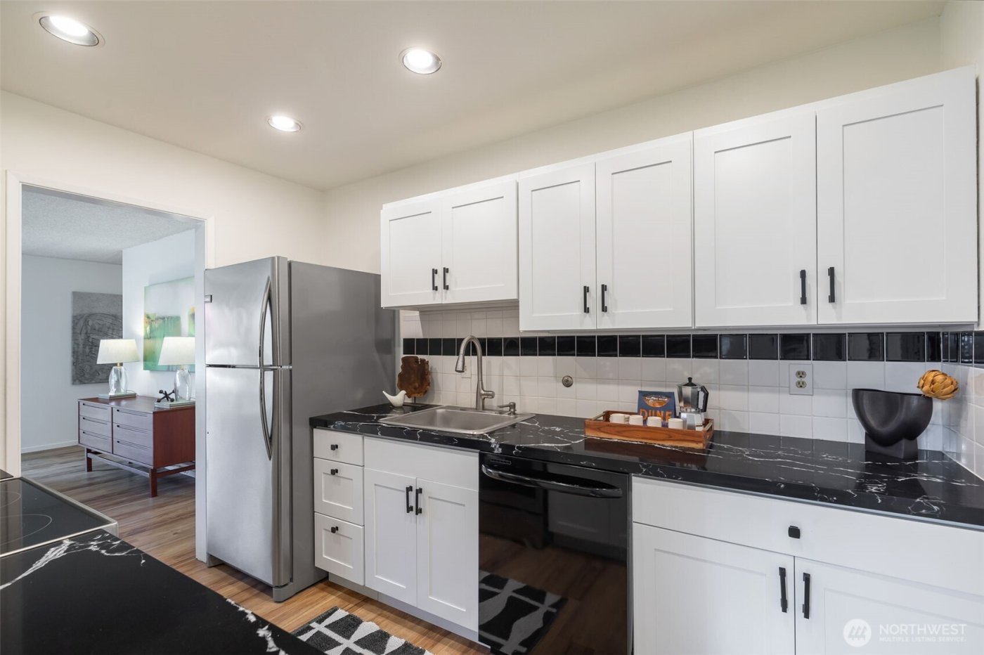 2858 32nd Avenue W #106, Seattle, WA 98119