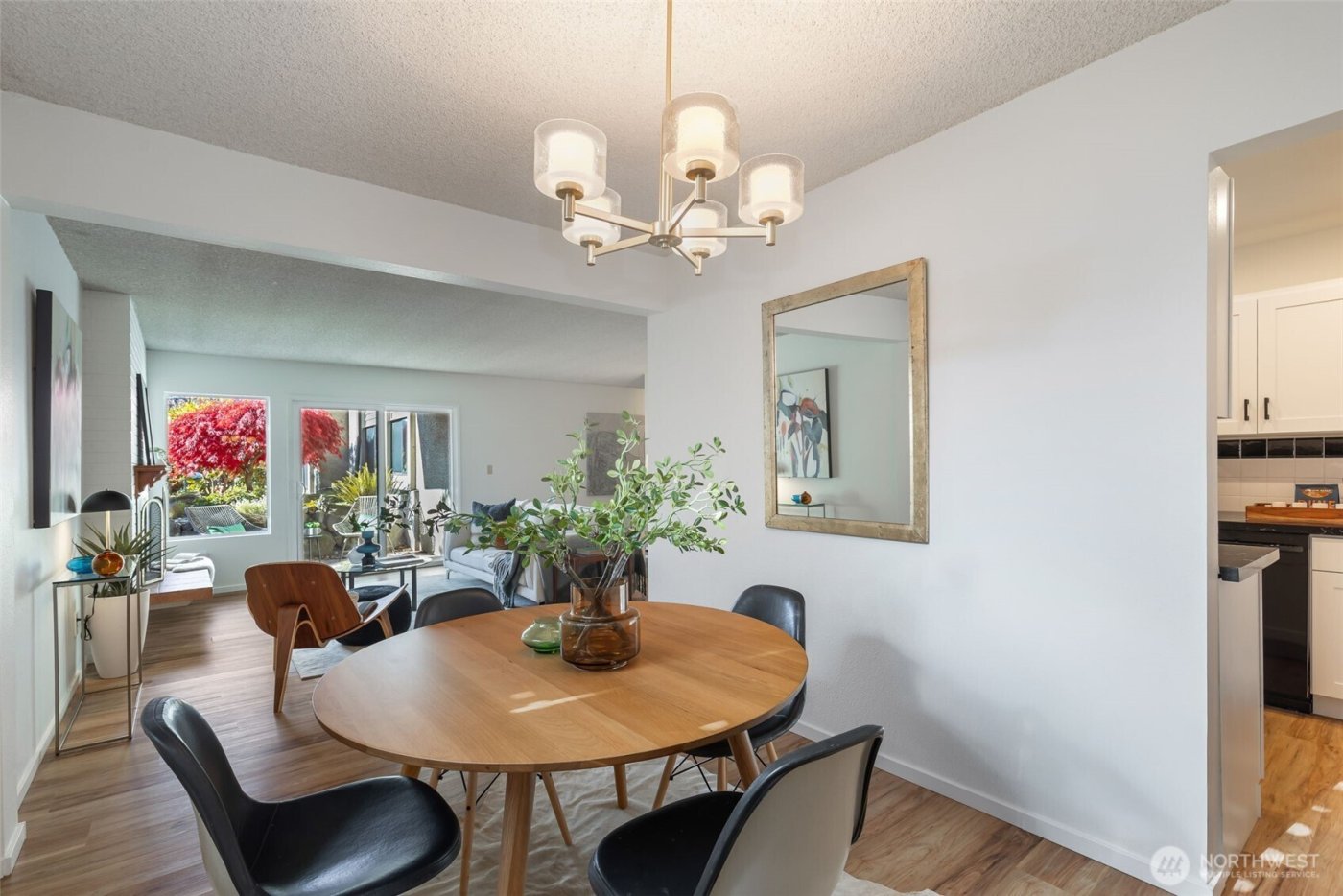 2858 32nd Avenue W #106, Seattle, WA 98119