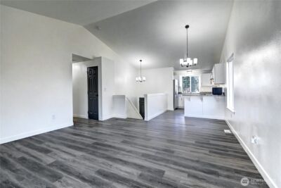 8823 18th Avenue E, Tacoma, WA 98445 - Photo 2