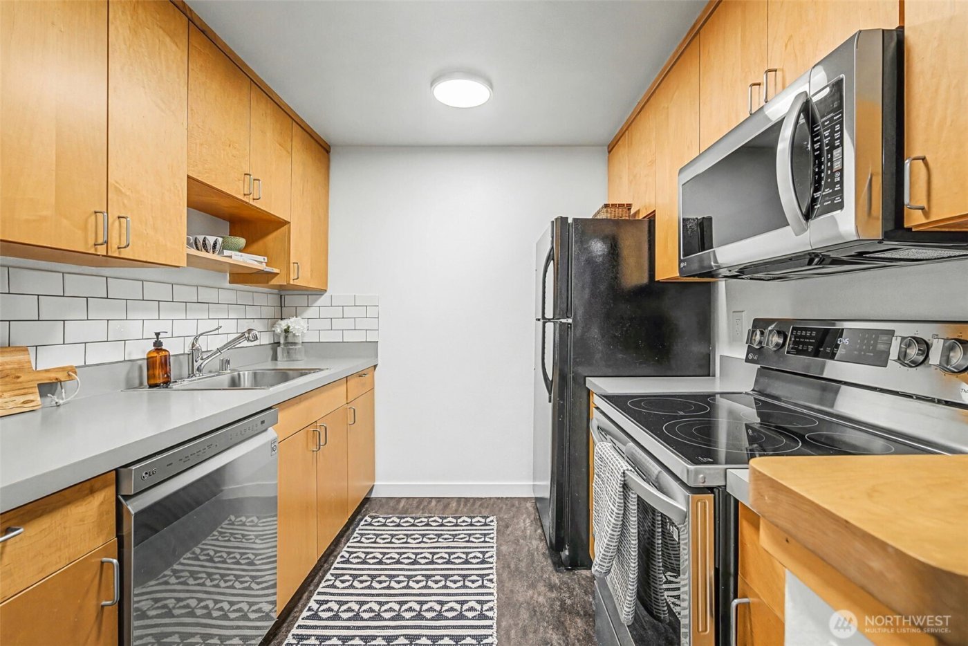 4111 Whitman Avenue N #402, Seattle, WA 98103