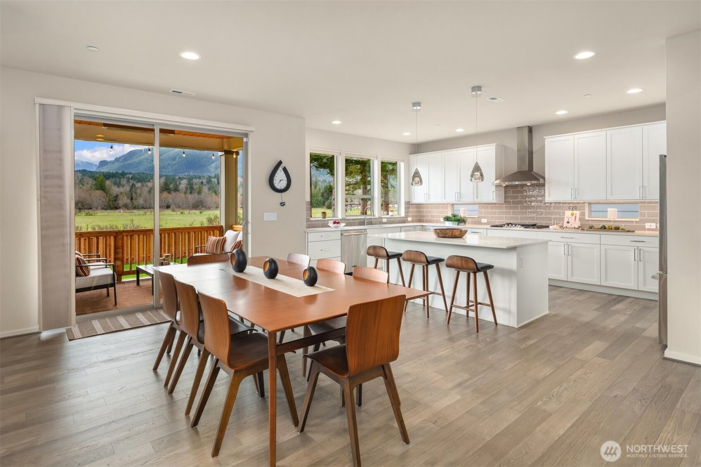 1099 SE 14th Place , North Bend, WA 98045