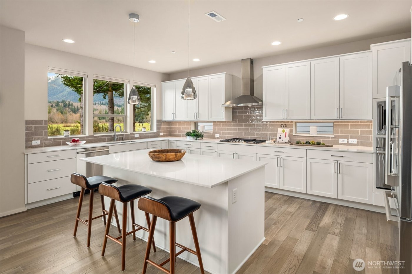 1099 SE 14th Place , North Bend, WA 98045